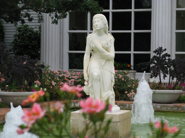 Garden Statue (Image ID:4-221)
