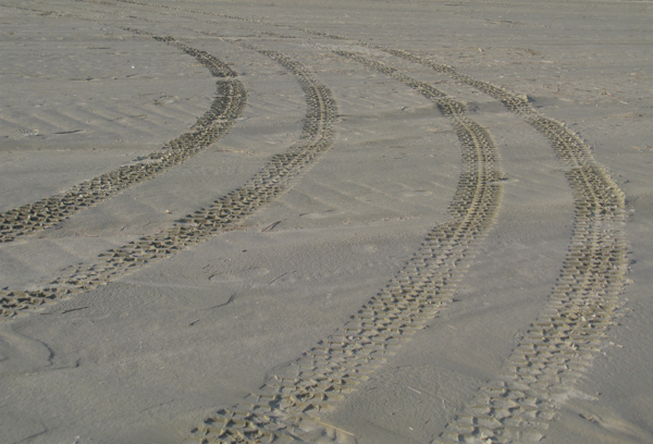 Tyre Track (Image ID: 26-046)